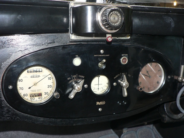 Interior 01a Dashboard a.jpg